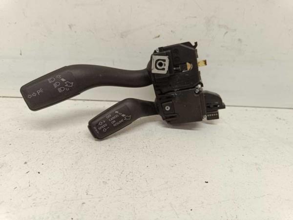 COMMODO VW/AUDI ( COTE CLIGNOTANT ) - Vue 1